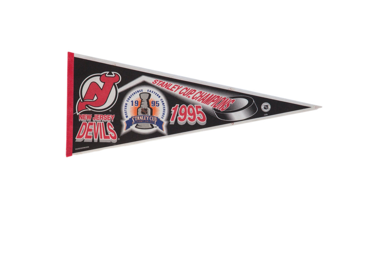 New Jersey Devils 1995 Stanley Cup Champions Felt Flag Pennant // ONH Item 11403