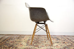 Rare Eames PAW Rope Edge Seng Swivel Chair in Elephant Grey // ONH Item 1152 Image 1