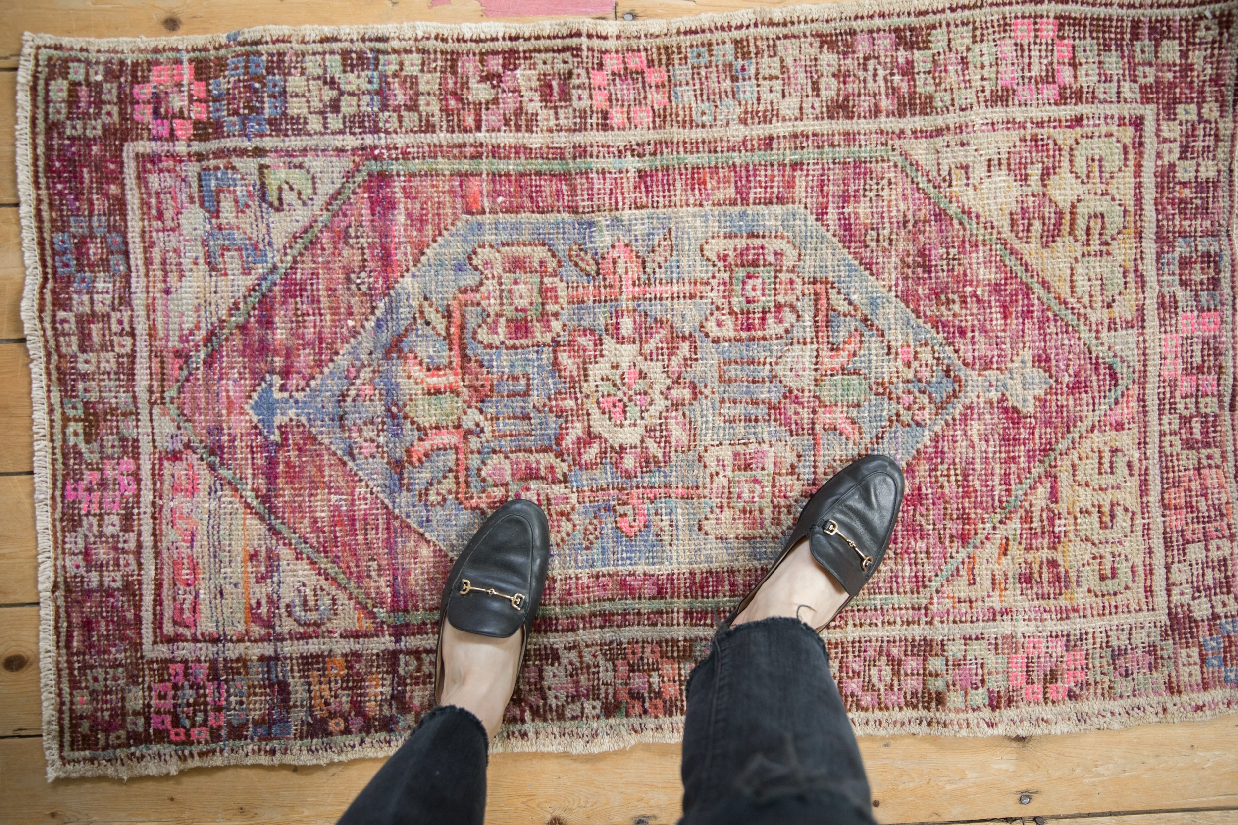 2.5x4.5 Vintage Distressed Oushak Rug // ONH Item 11607 Image 1