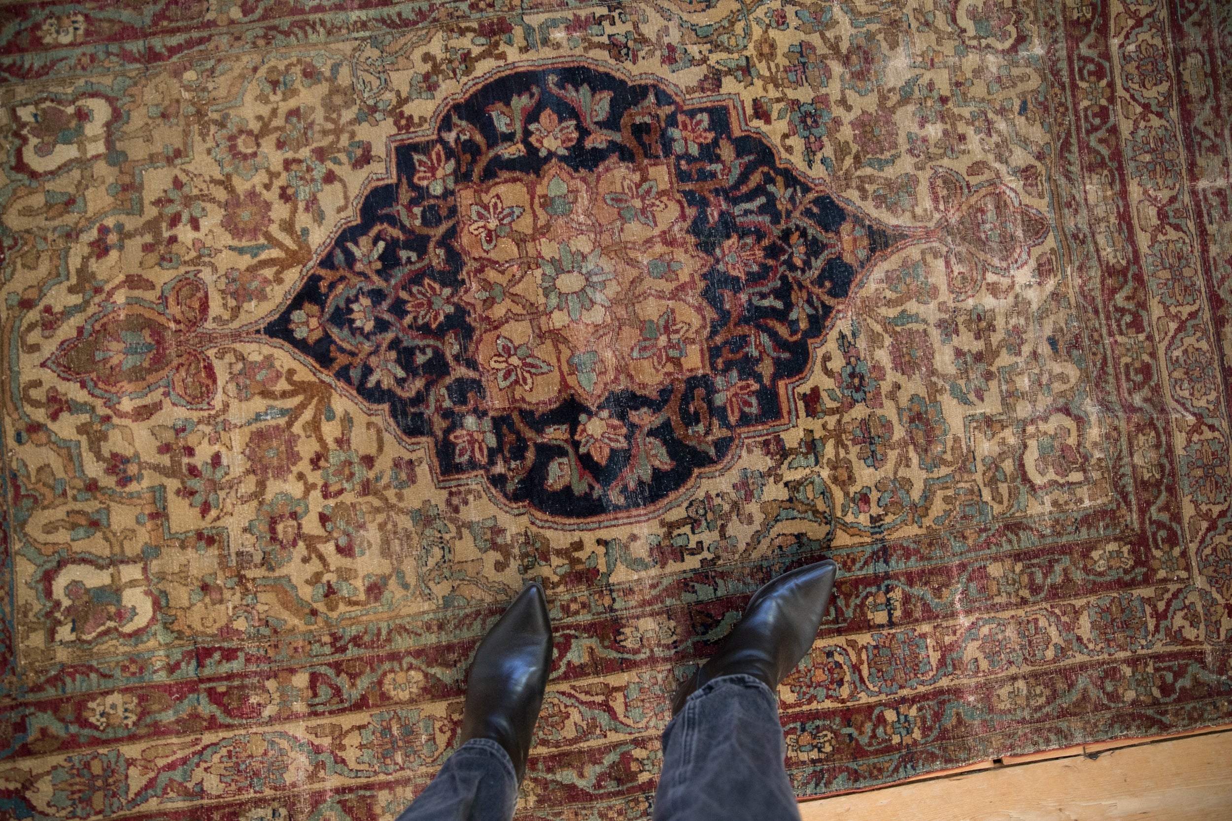 4.5x7 Antique Kermanshah Rug // ONH Item 11611 Image 1