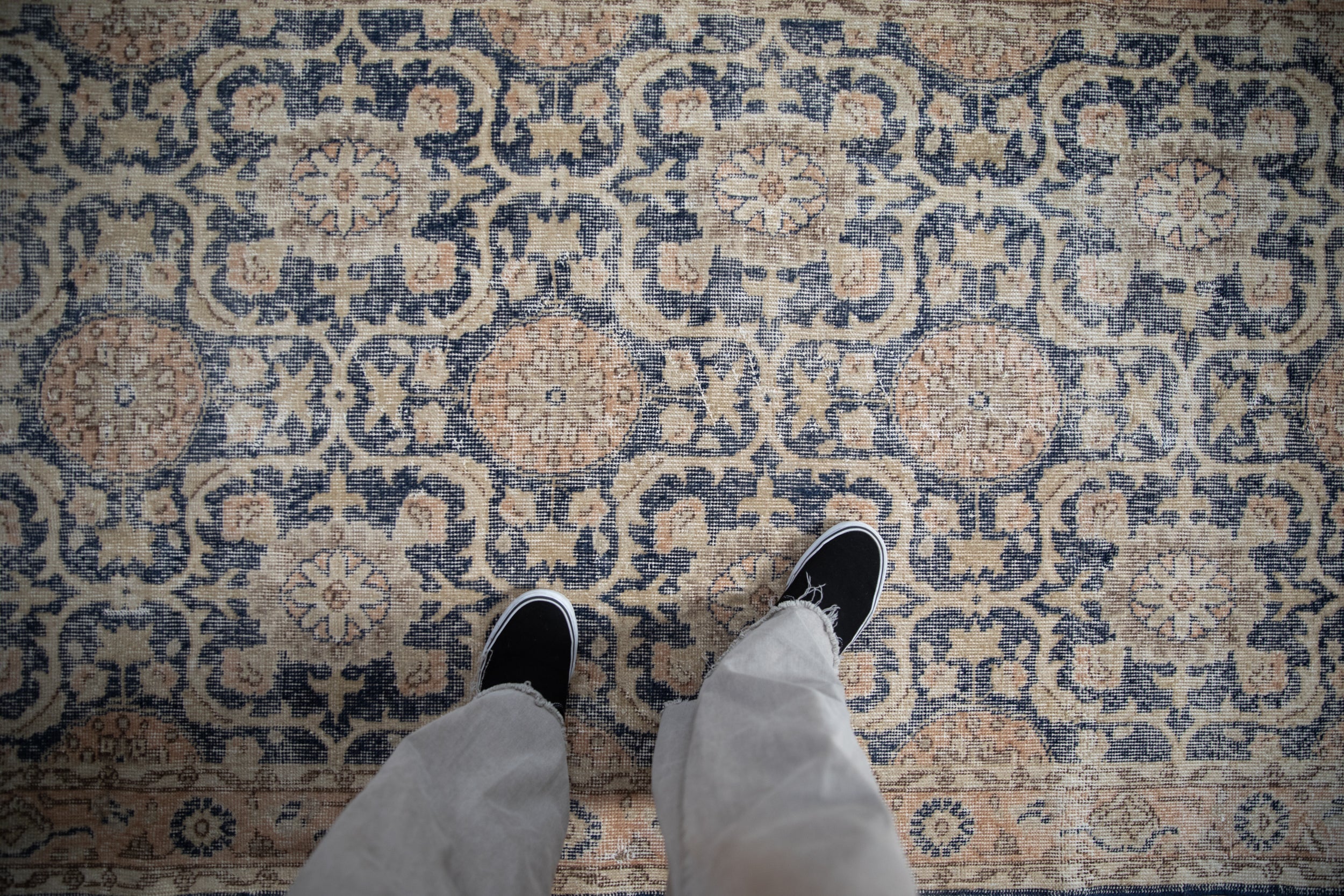 4x6.5 Vintage Distressed Sparta Rug // ONH Item 11652 Image 1