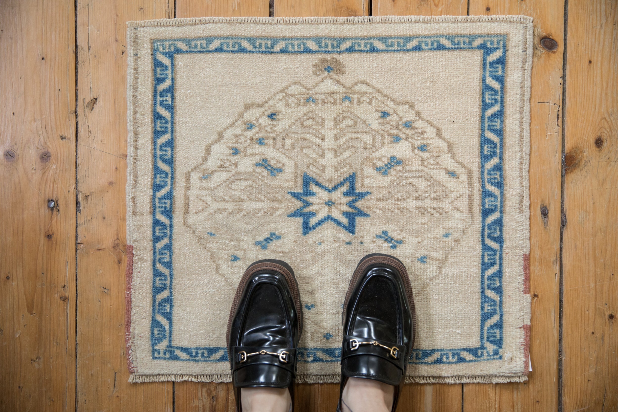 Vintage Distressed Oushak Square Rug Mat // ONH Item: 11655, Image 1