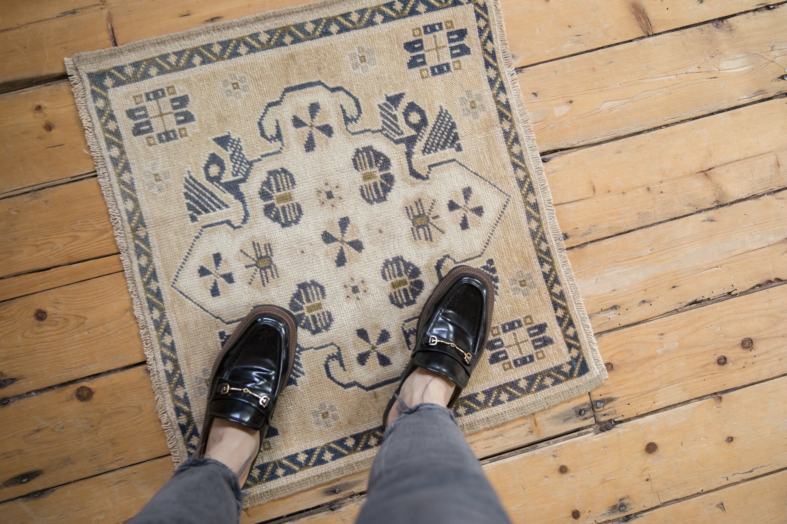 Vintage Distressed Oushak Square Rug Mat // ONH Item: 11656, Image 1