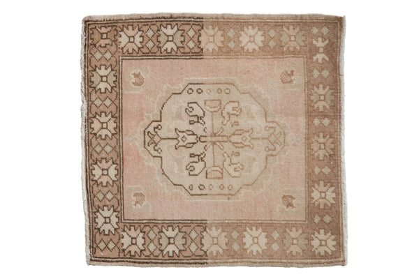 Vintage Distressed Oushak Square Rug Mat // ONH Item: 11682