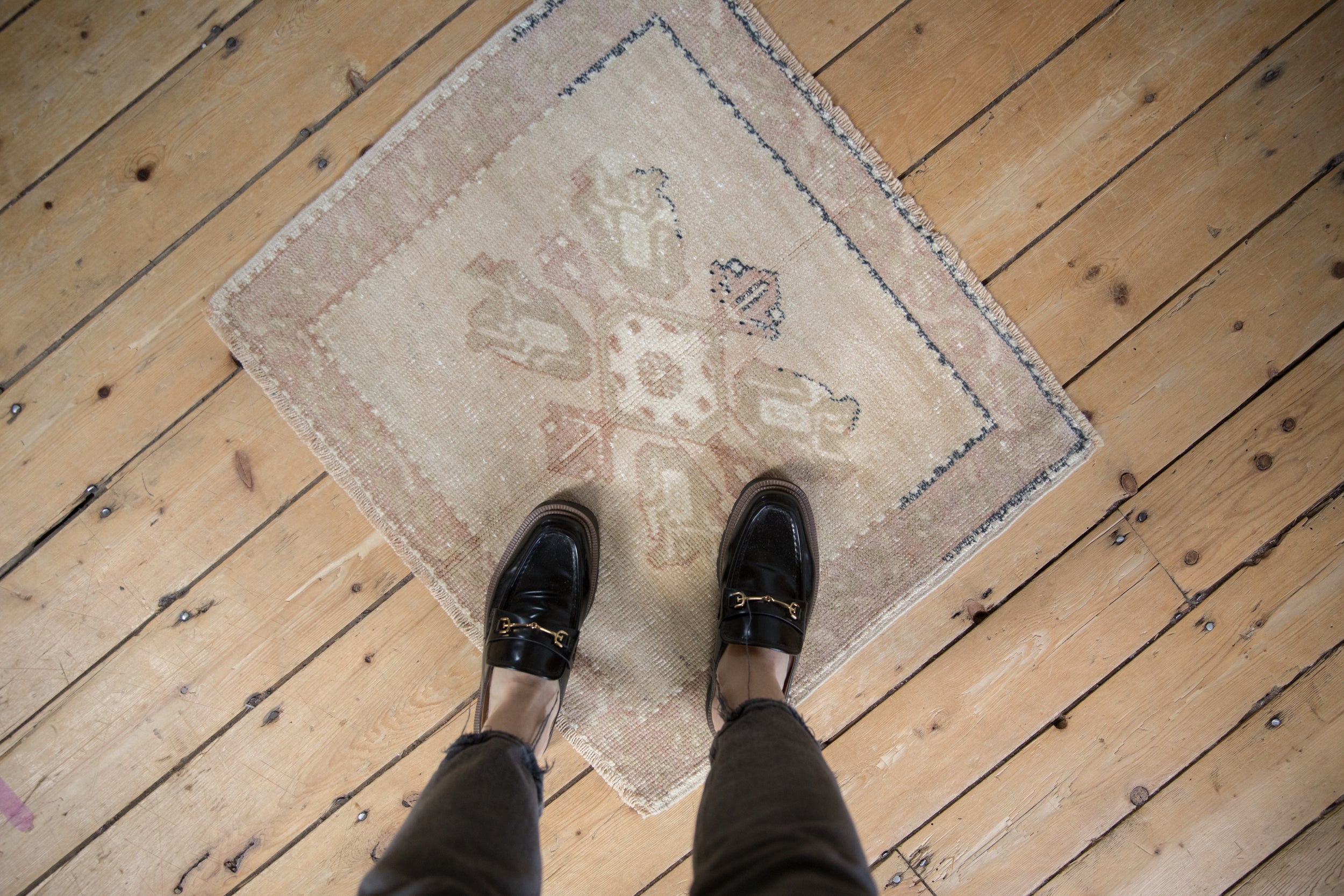 Vintage Distressed Oushak Square Rug Mat // ONH Item: 11686, Image 1