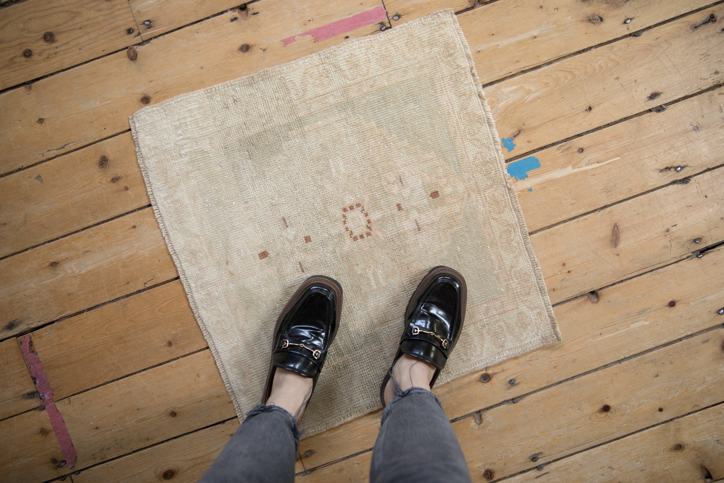 Vintage Distressed Oushak Square Rug Mat // ONH Item: 11687, Image 1