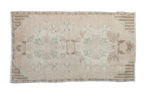 Vintage Distressed Oushak Rug Mat // ONH Item: 11689