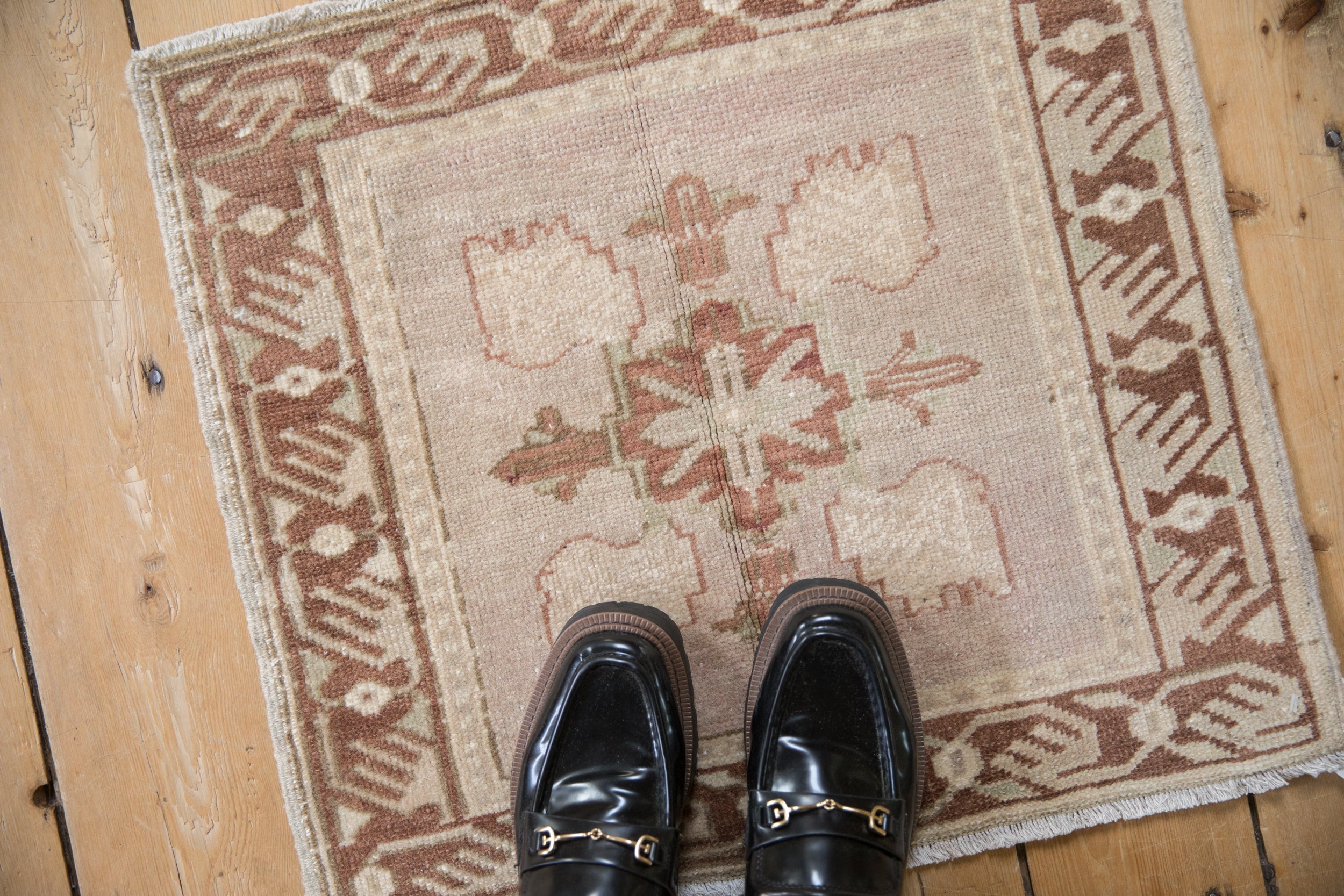 Vintage Distressed Oushak Square Rug Mat // ONH Item: 11693, Image 1