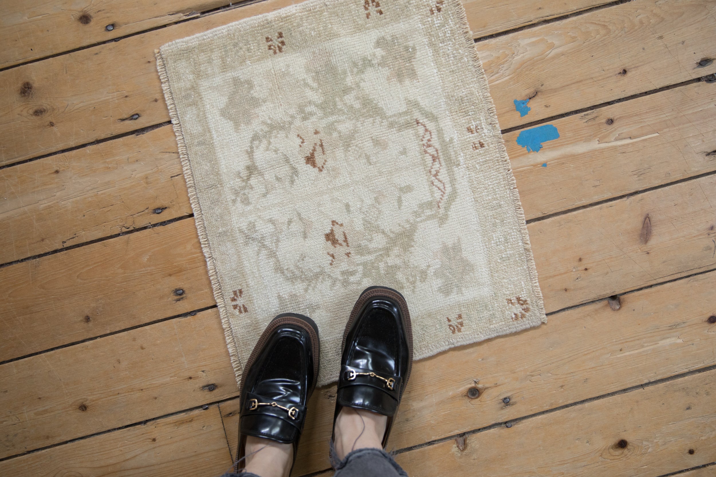 Vintage Distressed Oushak Square Rug Mat // ONH Item: 11702, Image 1