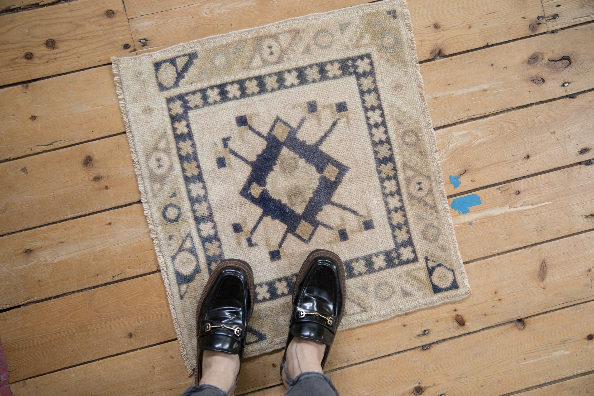 Vintage Distressed Oushak Square Rug Mat // ONH Item: 11710, Image 1