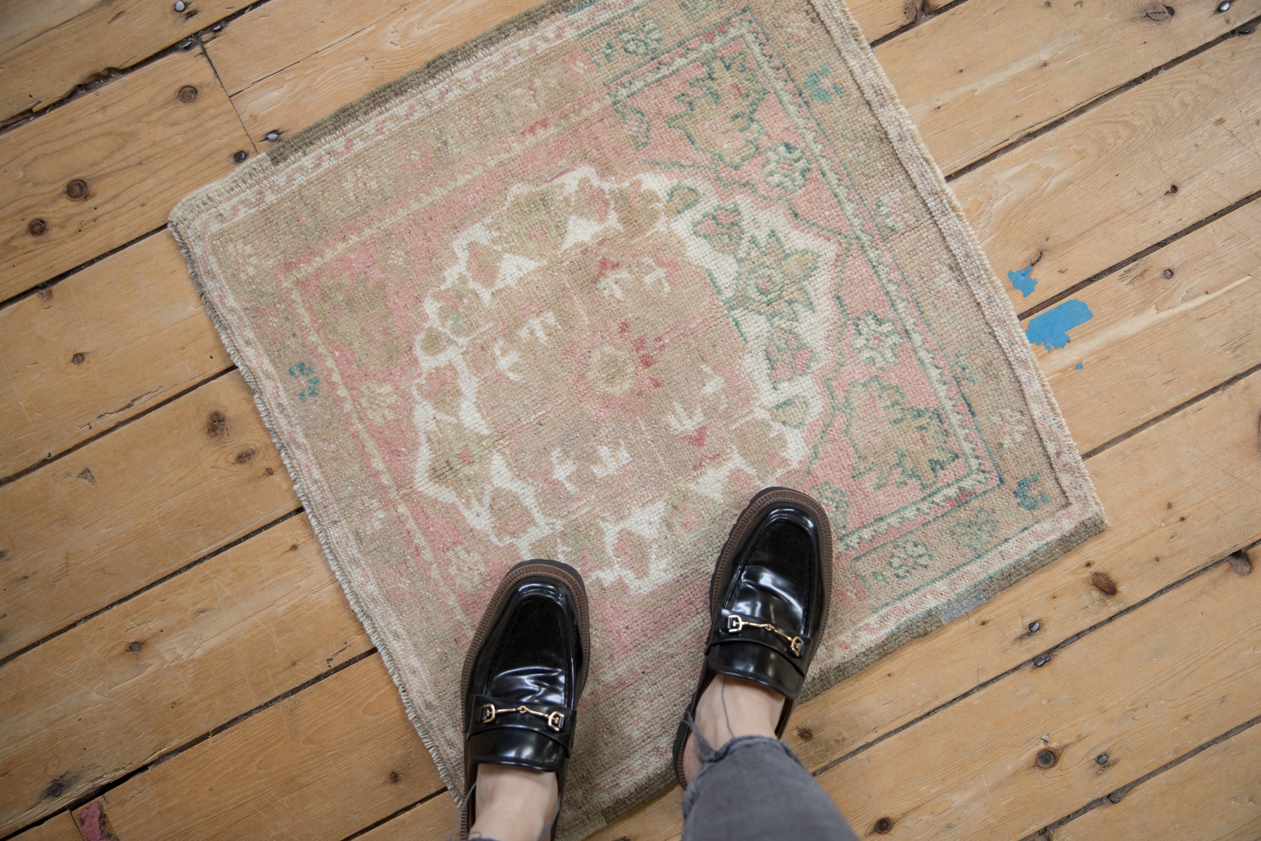 Vintage Distressed Oushak Square Rug Mat // ONH Item: 11711, Image 1