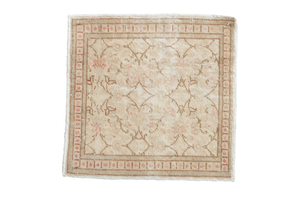 Vintage Distressed Kayseri Square Rug Mat // ONH Item: 11712