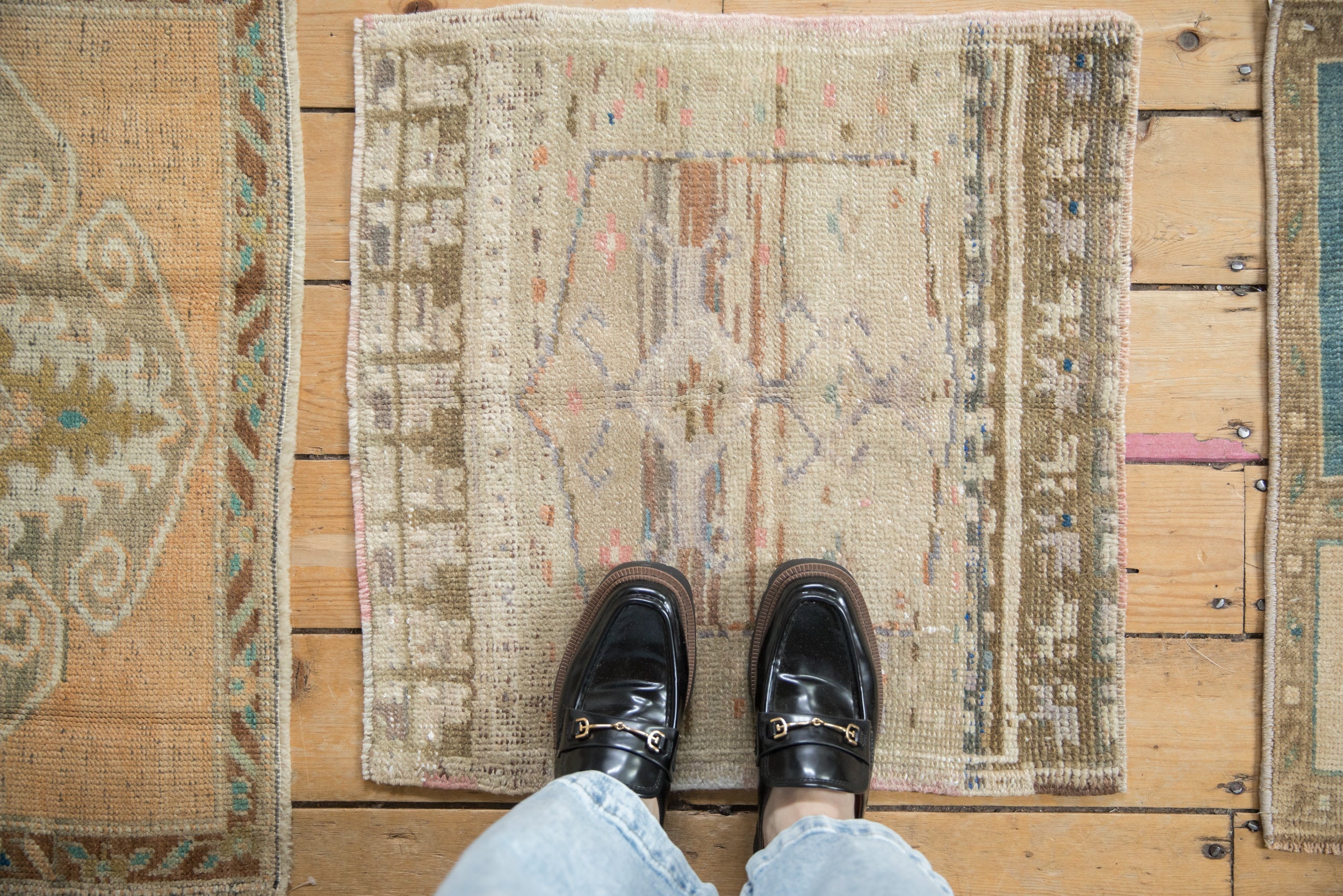 Vintage Distressed Oushak Square Rug Mat // ONH Item: 11724, Image 1