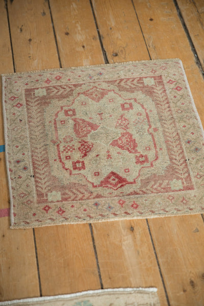 Vintage Distressed Oushak Square Rug Mat // ONH Item: 11727, Image 4