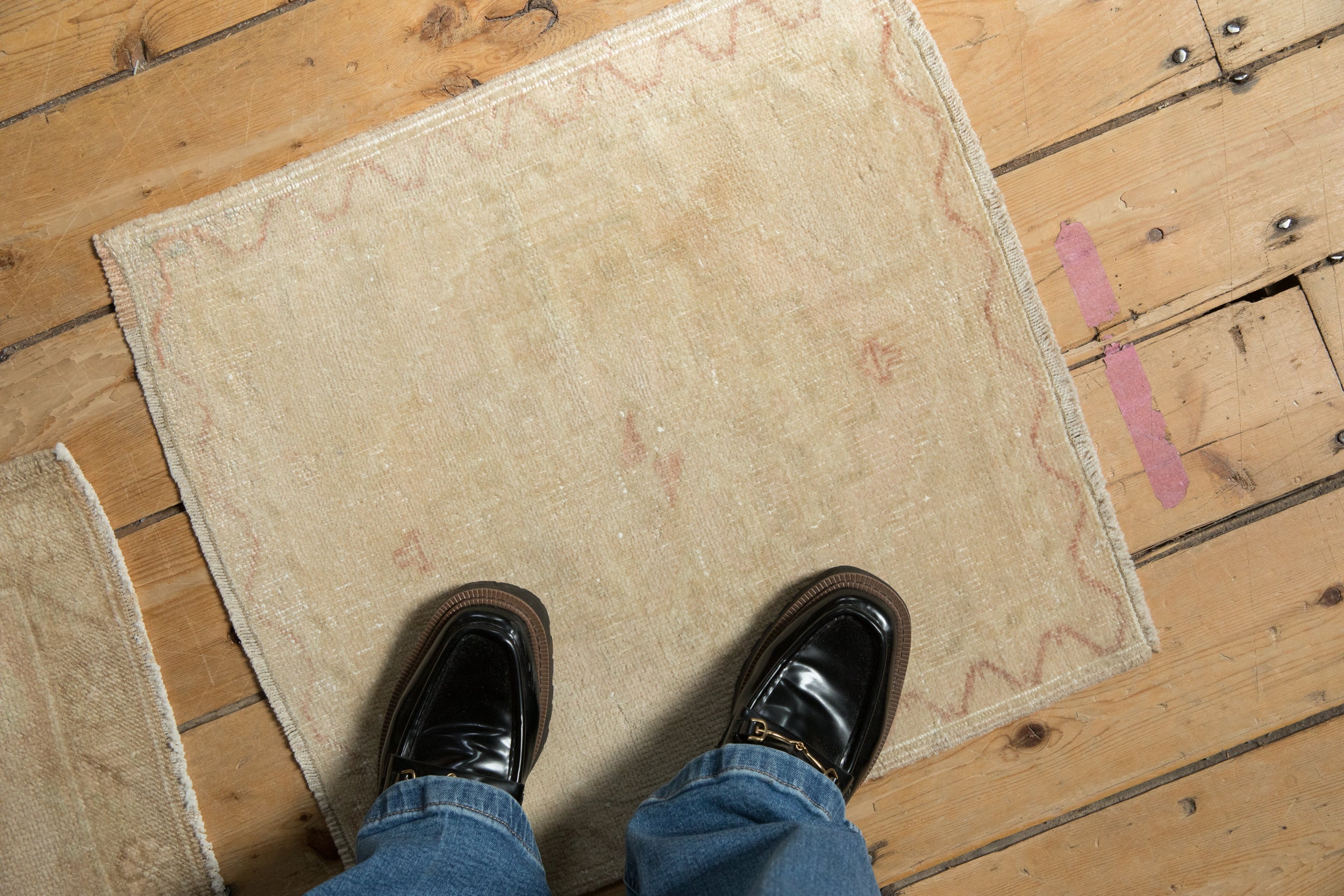 Vintage Distressed Oushak Square Rug Mat // ONH Item: 11731, Image 1