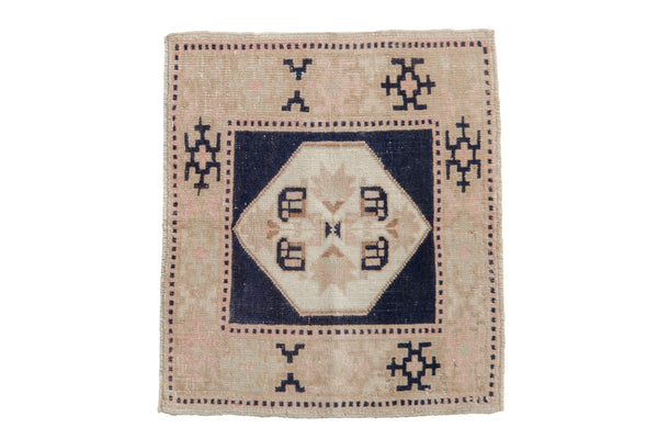 Vintage Distressed Oushak Square Rug Mat // ONH Item: 11738