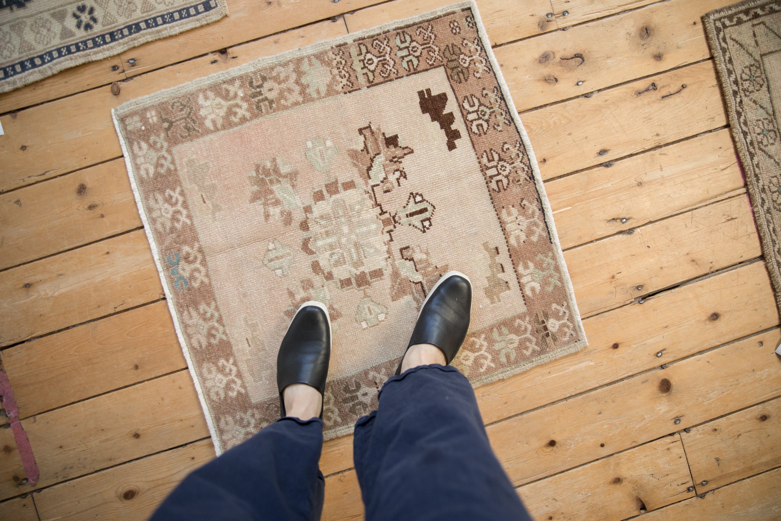 Vintage Distressed Oushak Square Rug Mat // ONH Item: 11745, Image 1