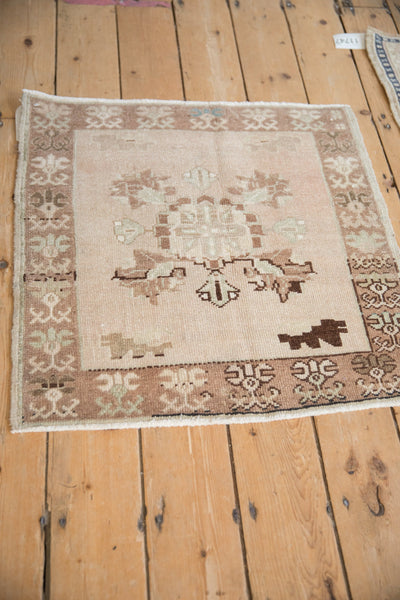 Vintage Distressed Oushak Square Rug Mat // ONH Item: 11745, Image 3