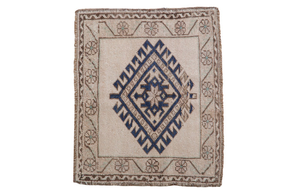 Vintage Distressed Oushak Square Rug Mat // ONH Item: 11746