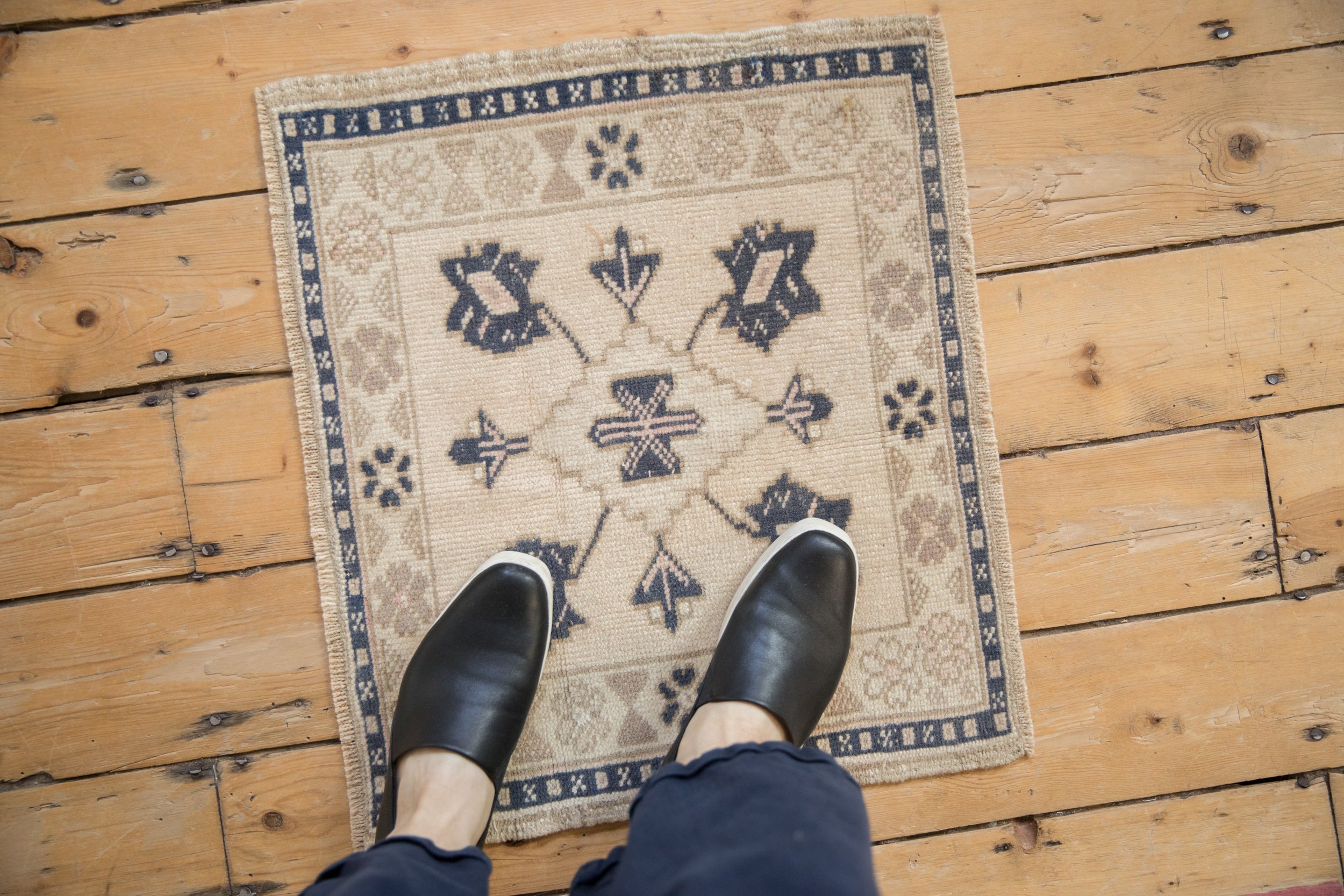 Vintage Distressed Oushak Square Rug Mat // ONH Item: 11747, Image 1