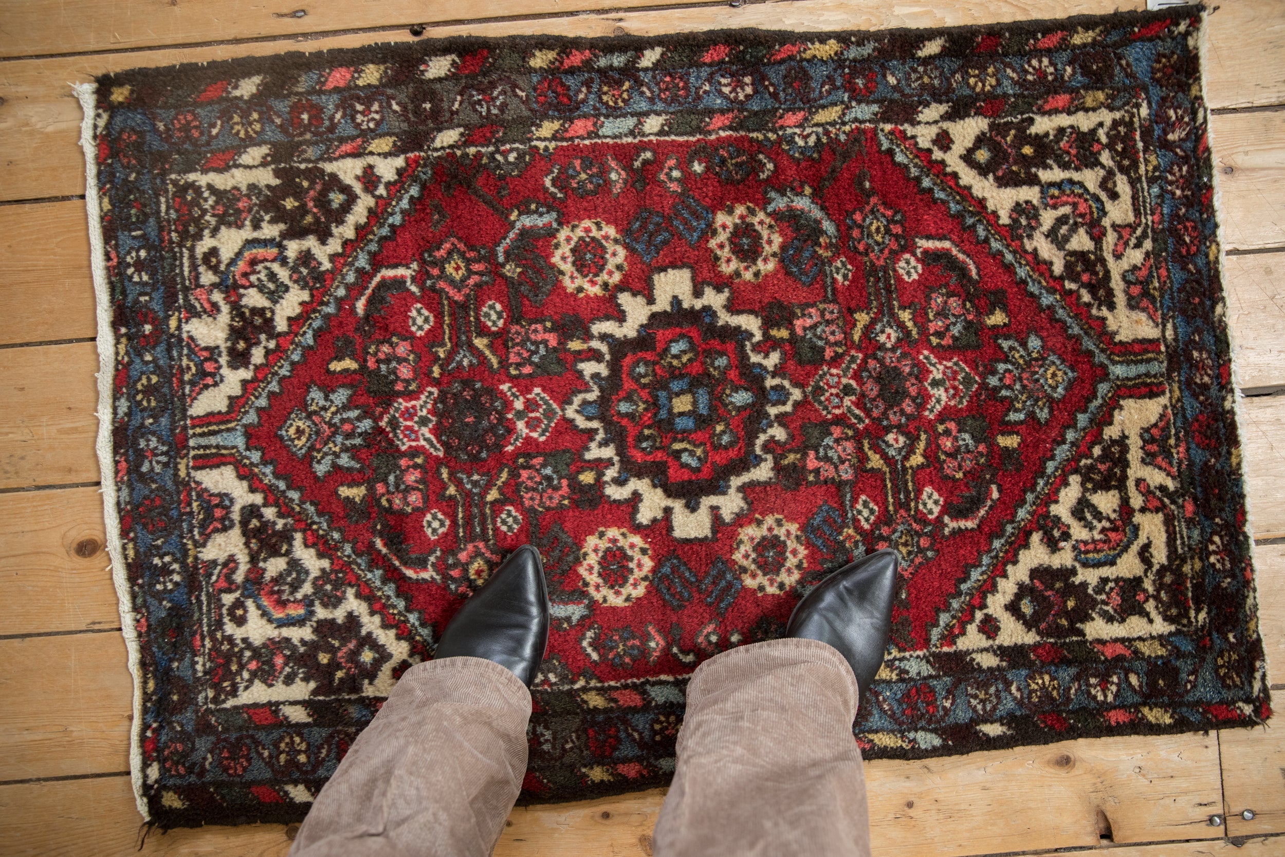 2.5x3.5 Vintage Borchalou Rug // ONH Item 11826 Image 1