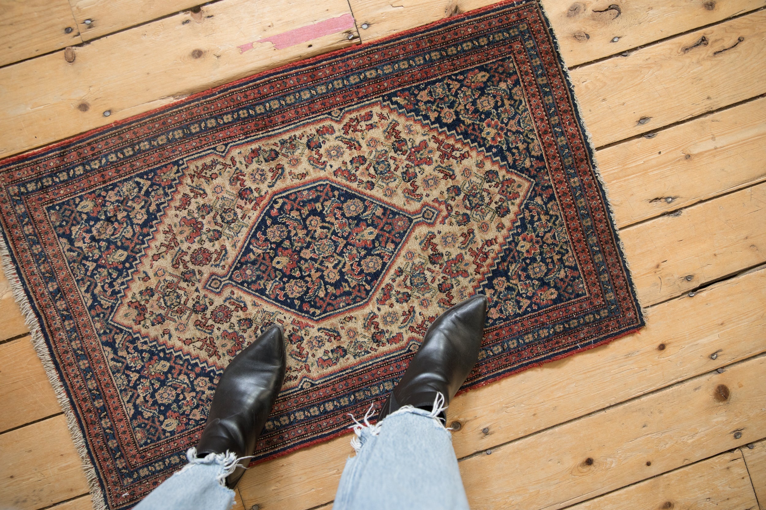 2x3 Antique Fine Senneh Rug Mat // ONH Item 11940 Image 1