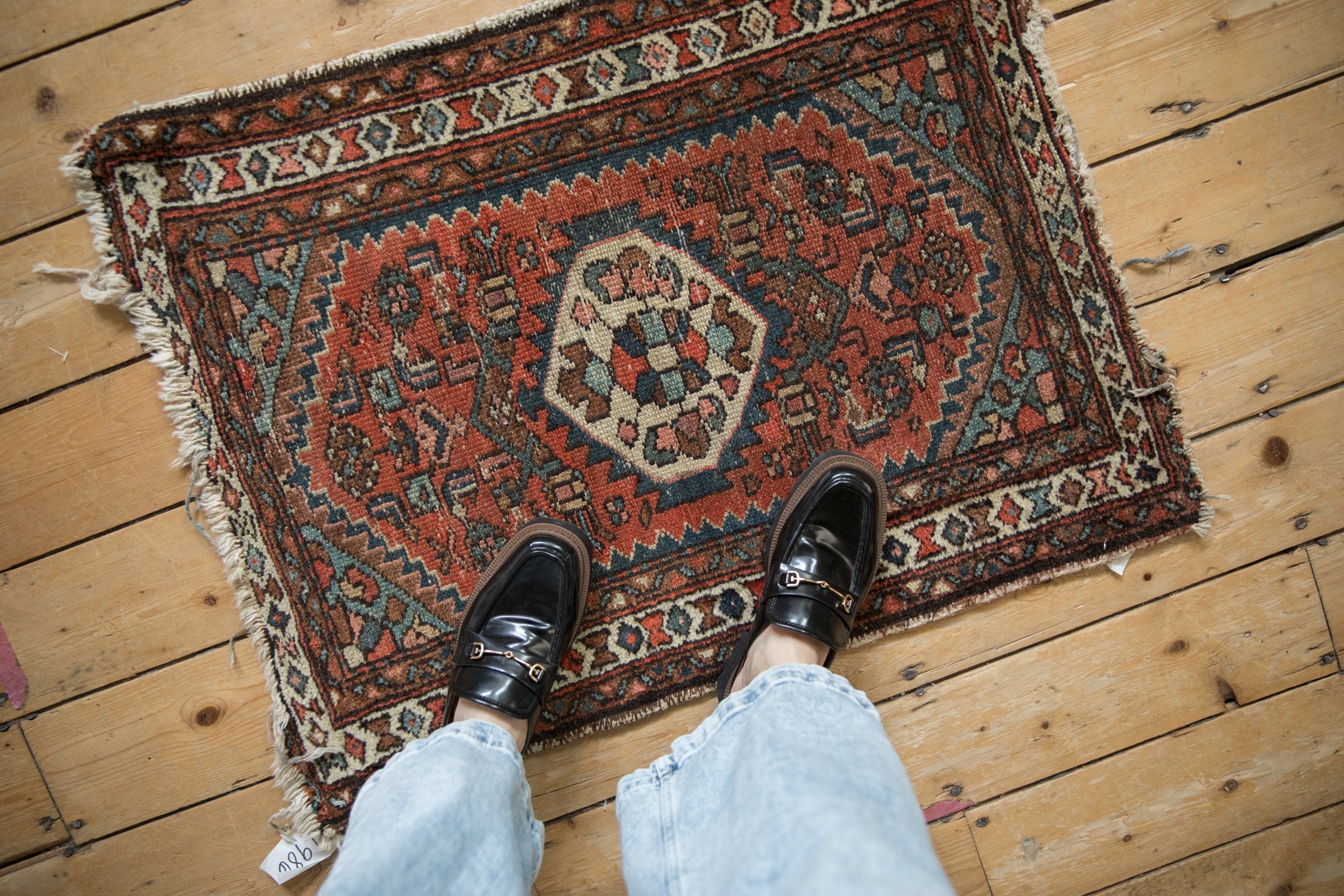 Vintage Hamadan Rug Mat // ONH Item: 11986, Image 1