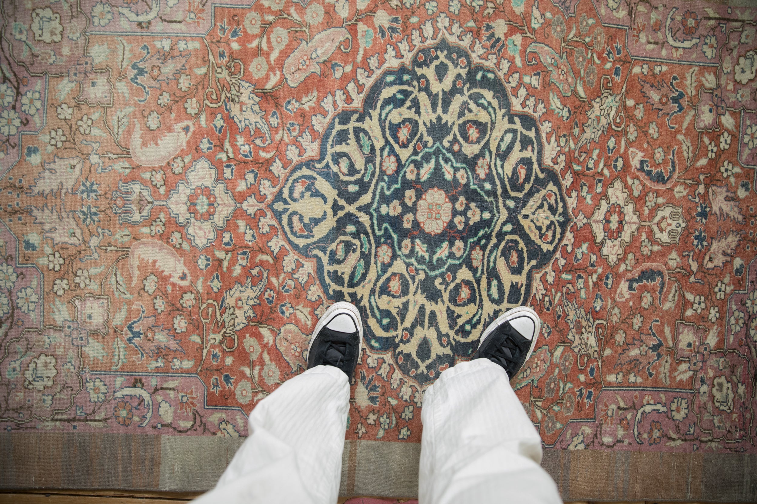 4x6 Vintage Distressed Sivas Rug // ONH Item 12076 Image 1