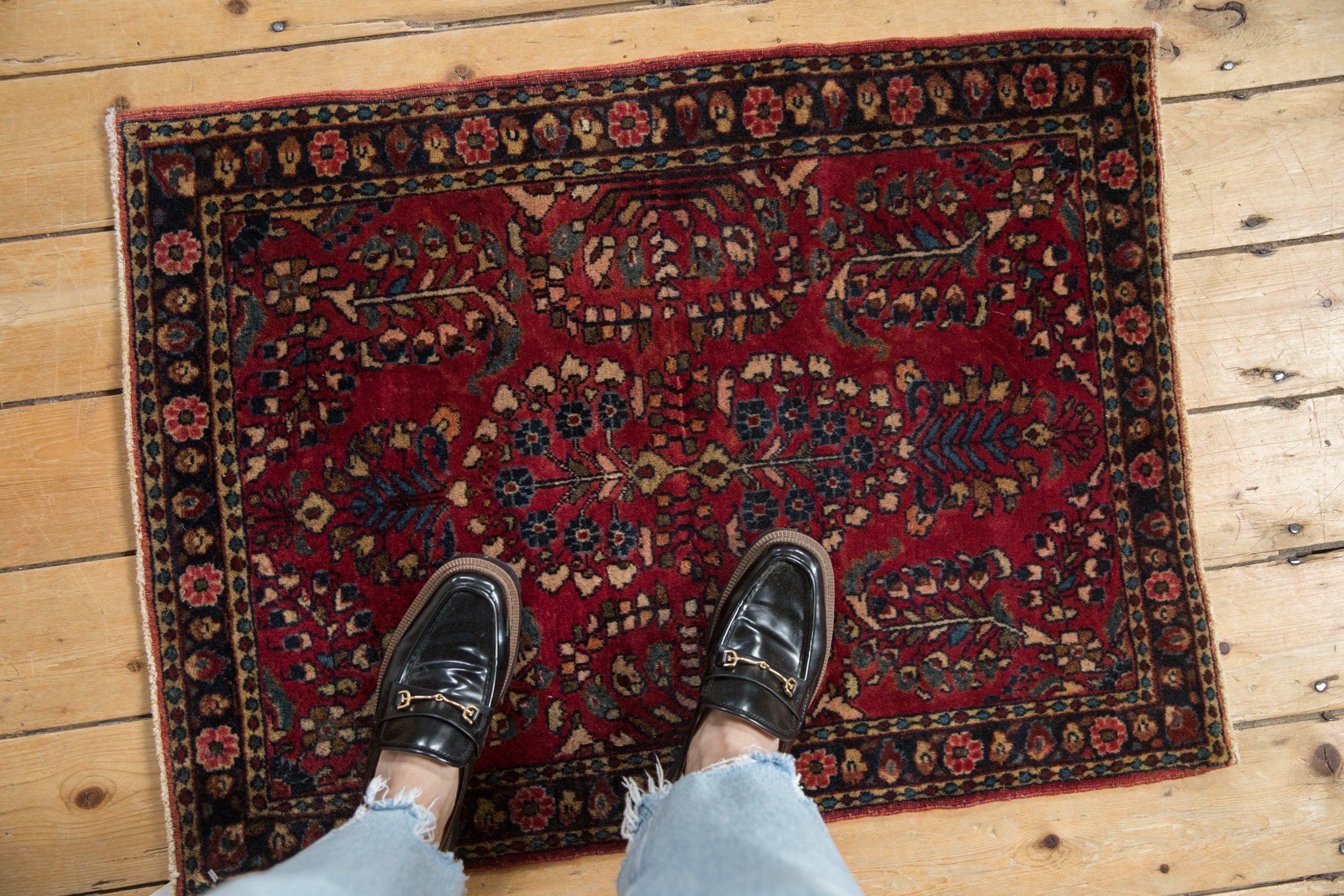 Vintage Fragment Sarouk Rug Mat // ONH Item: 12228, Image 1