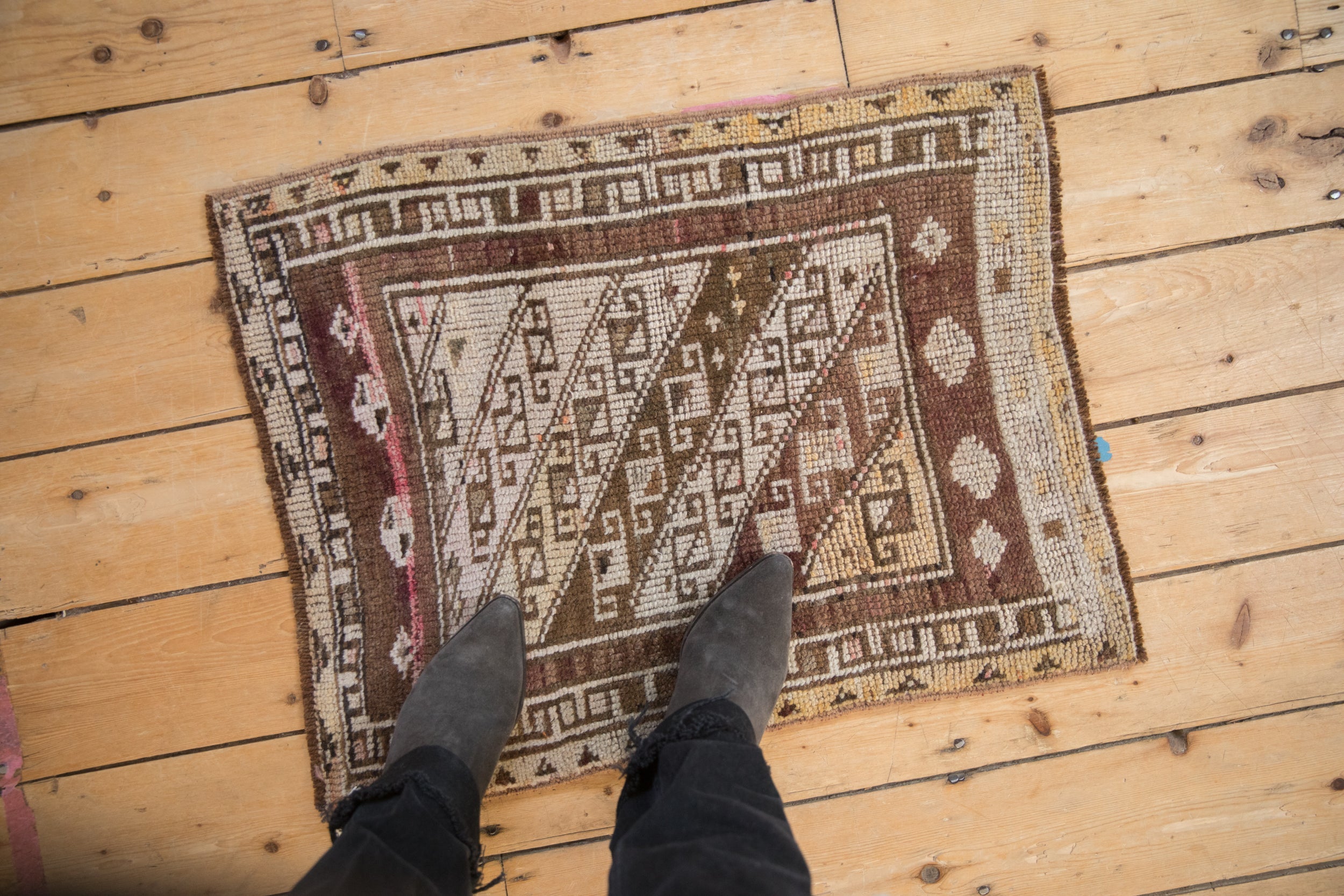 Vintage Distressed Kars Square Rug Mat // ONH Item: 12243, Image 1