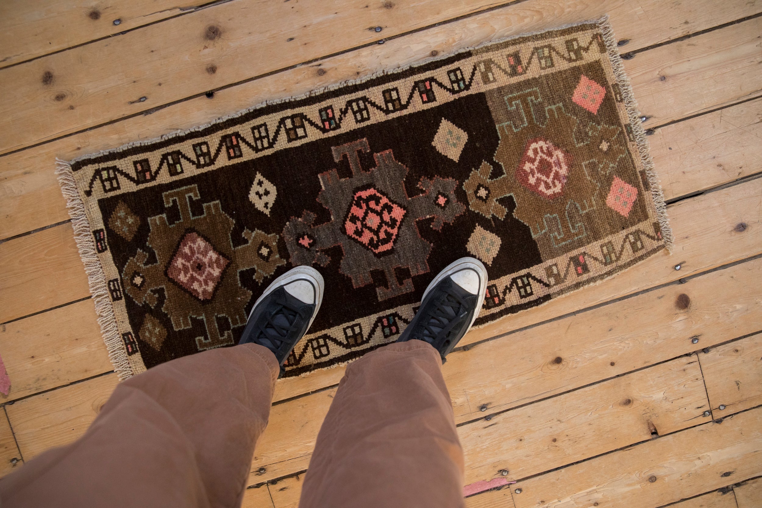 Vintage Distressed Kars Rug Mat // ONH Item: 12456, Image 1