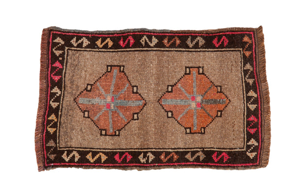 Vintage Distressed Kars Rug Mat // ONH Item: 12464