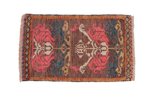 Vintage Distressed Kars Rug Mat // ONH Item: 12468