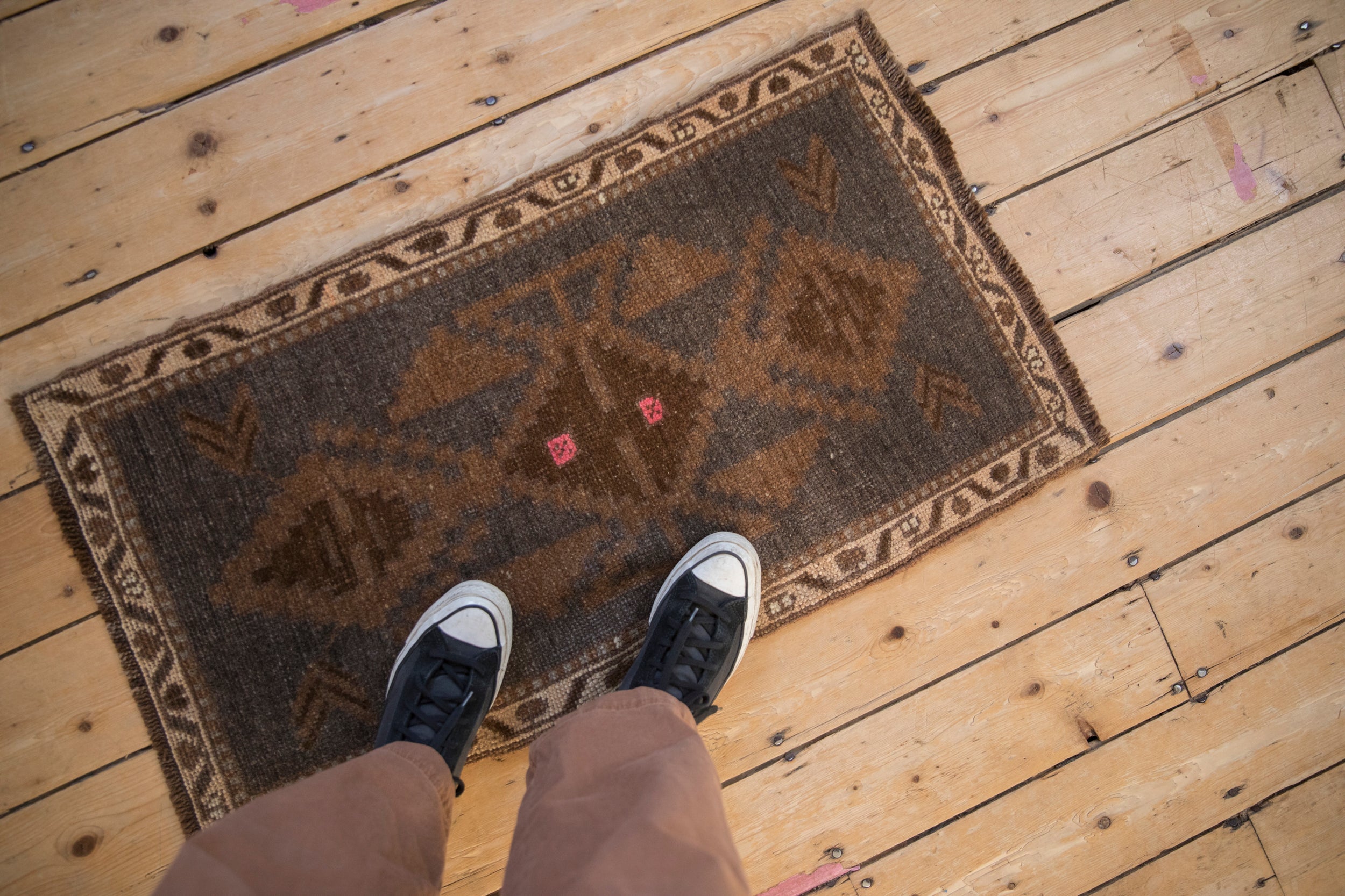 Vintage Distressed Kars Rug Mat // ONH Item: 12471, Image 1