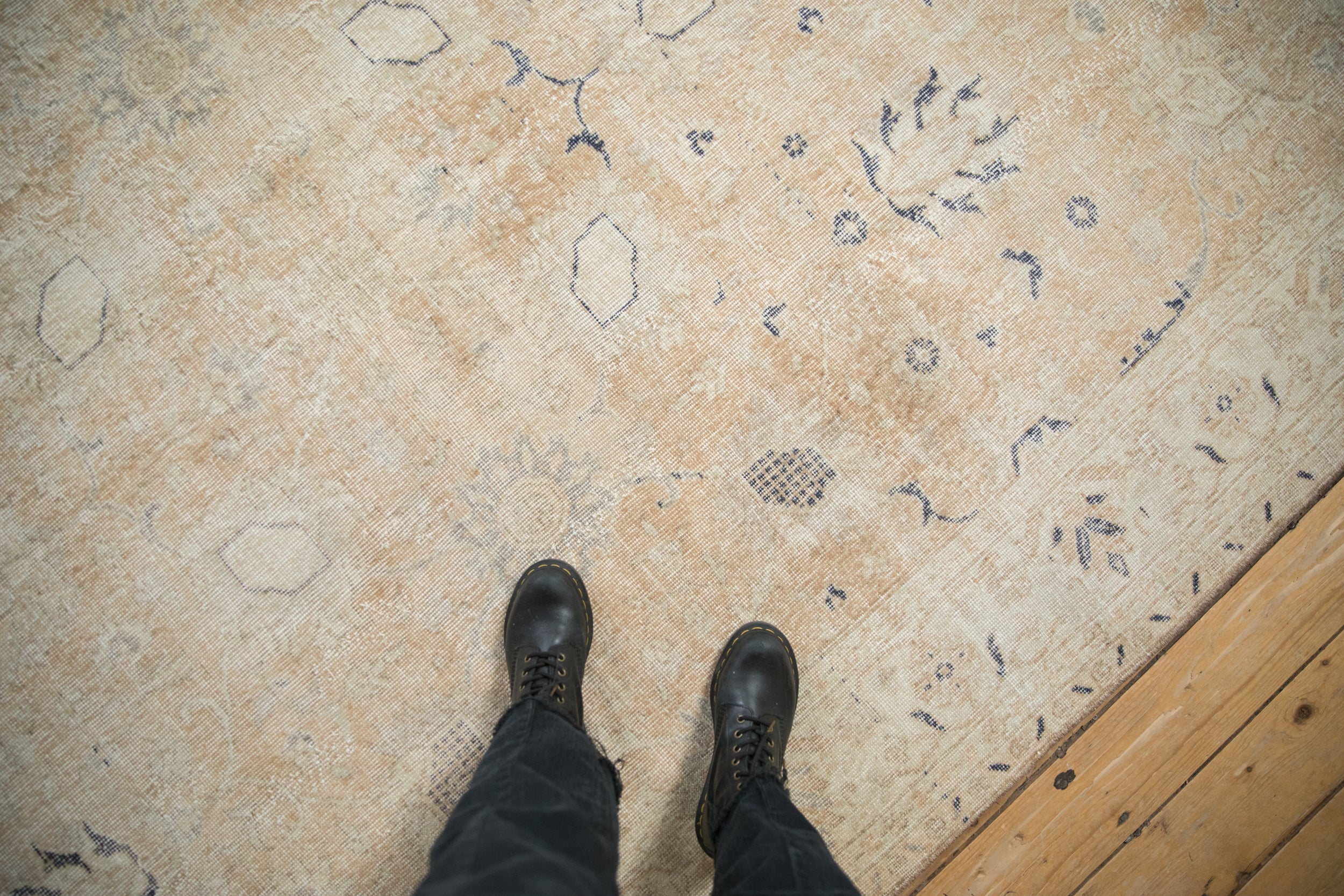 Vintage Distressed Sparta Carpet // ONH Item: 12486, Image 1