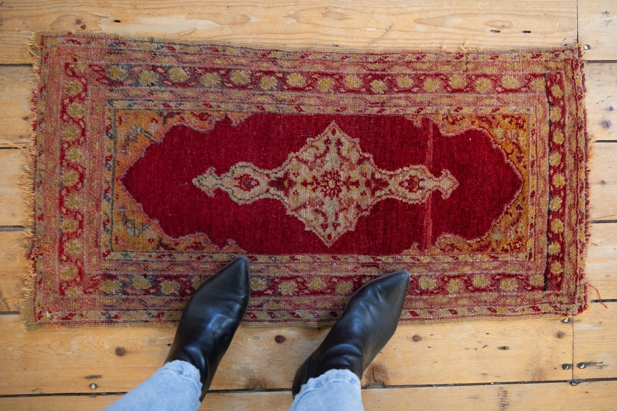 Vintage Anatolian Rug Mat // ONH Item: 12499, Image 1