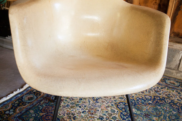 Eames Venice Label Parchment Chair // ONH Item 1251 Image 9