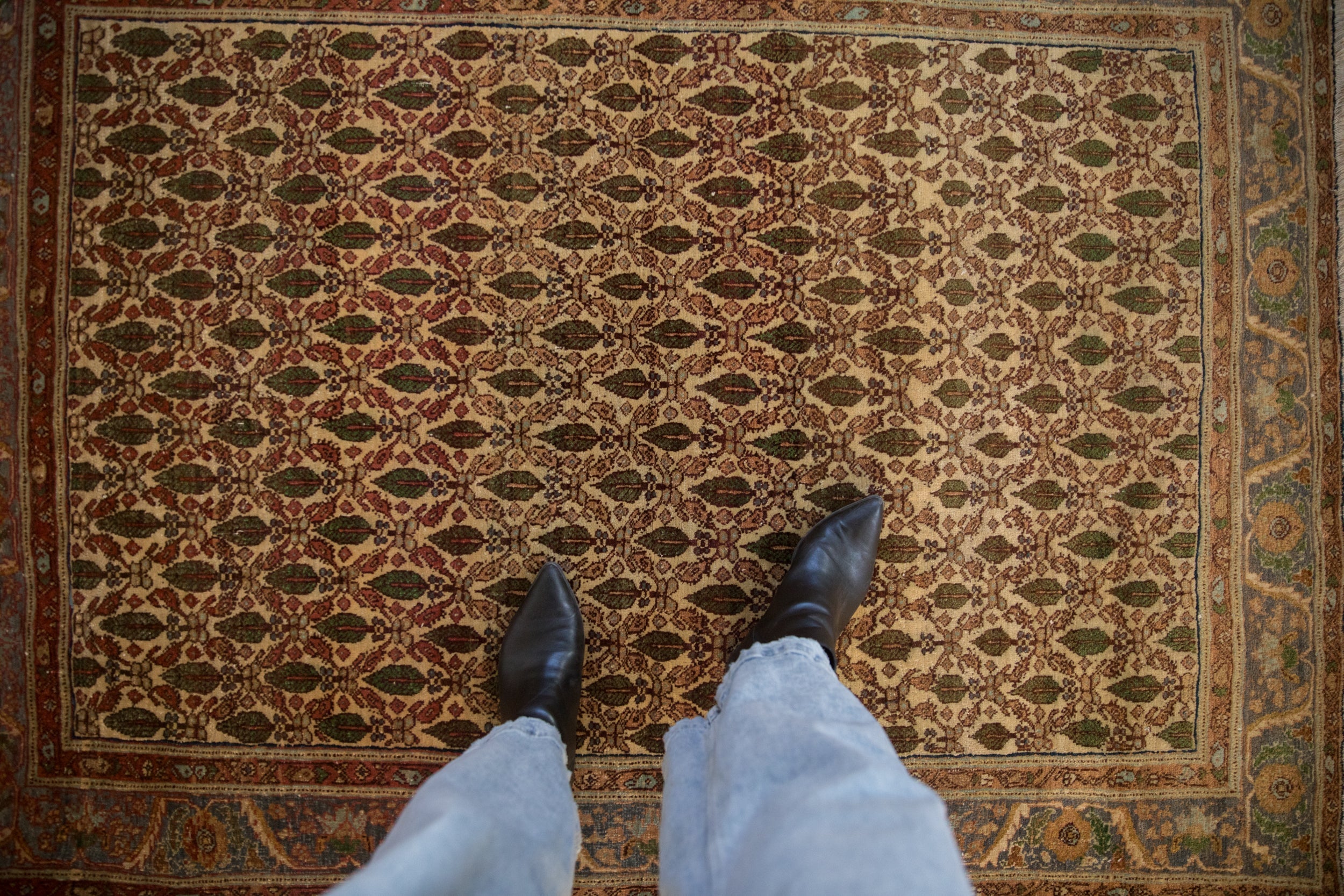 Vintage Sarouk Rug // ONH Item: 12520, Image 1