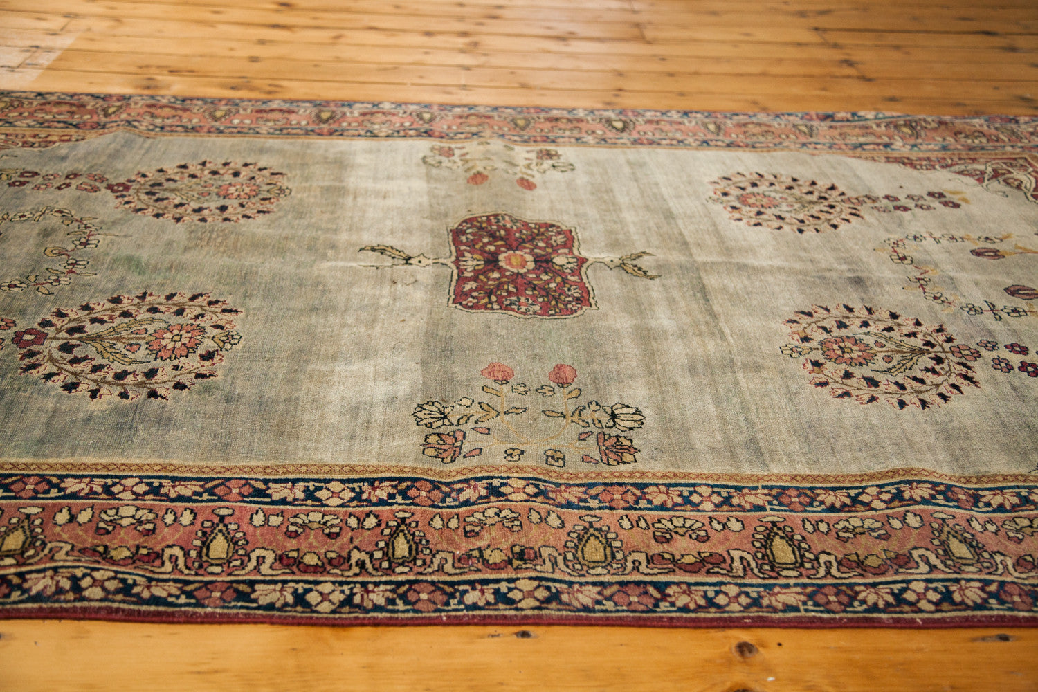 5x7 Antique Laver Kerman // ONH Item 1646 Image 1