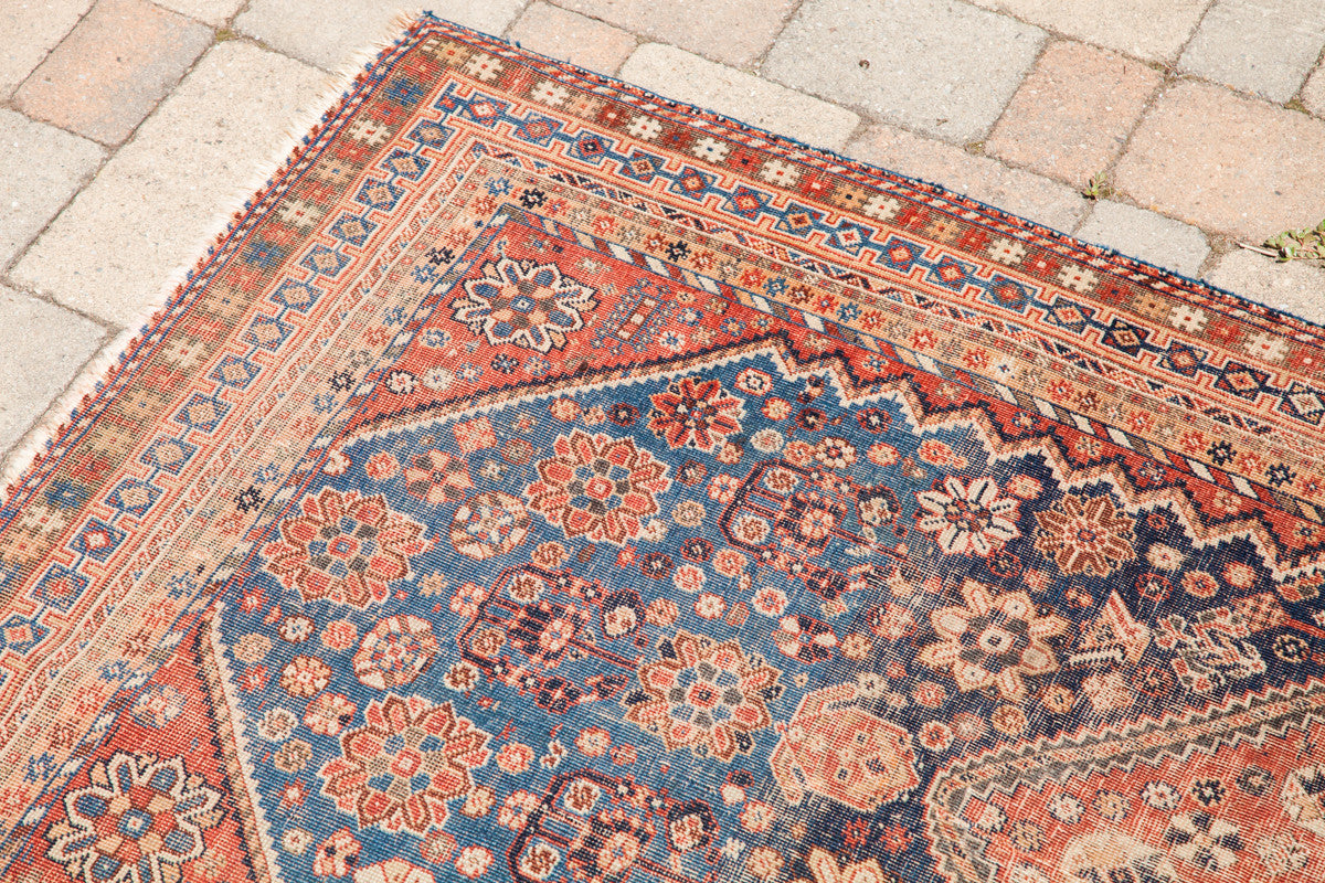 4x7 Subtle Colors Antique Shiraz Rug - Old New House