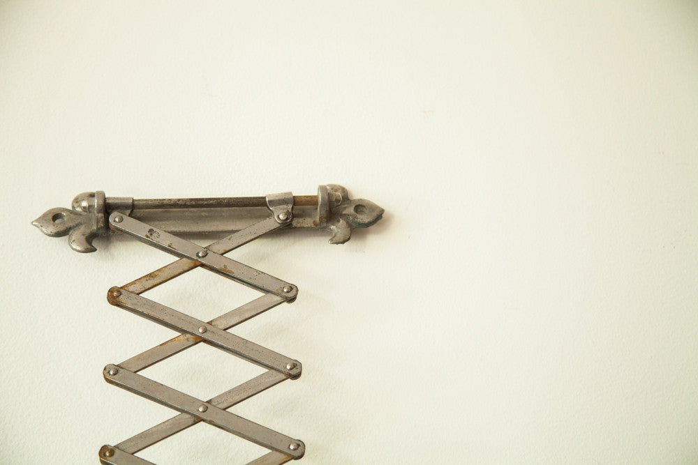 Deco Accordion Beveled Glass Fleur de Lis Shaving Mirror // ONH Item 1832 Image 1