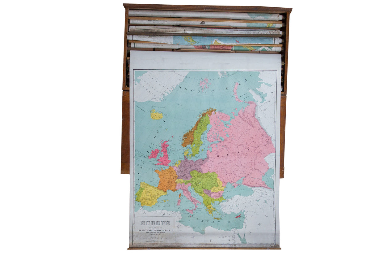 Vintage Pull Down Map Europe // ONH Item 2186