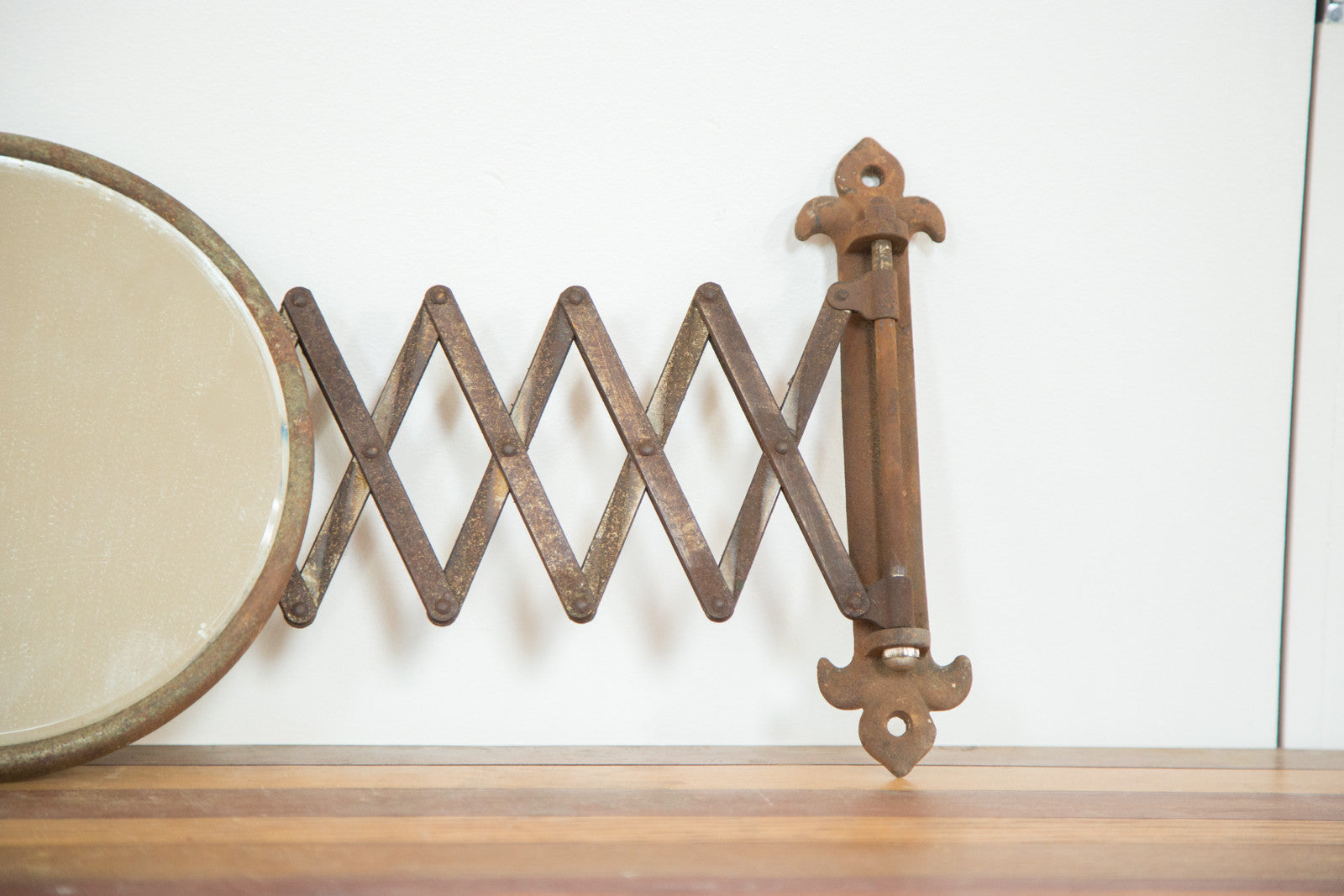 Vintage Fleur De Lis Extendable Accordion Mirror // ONH Item 2260 Image 1