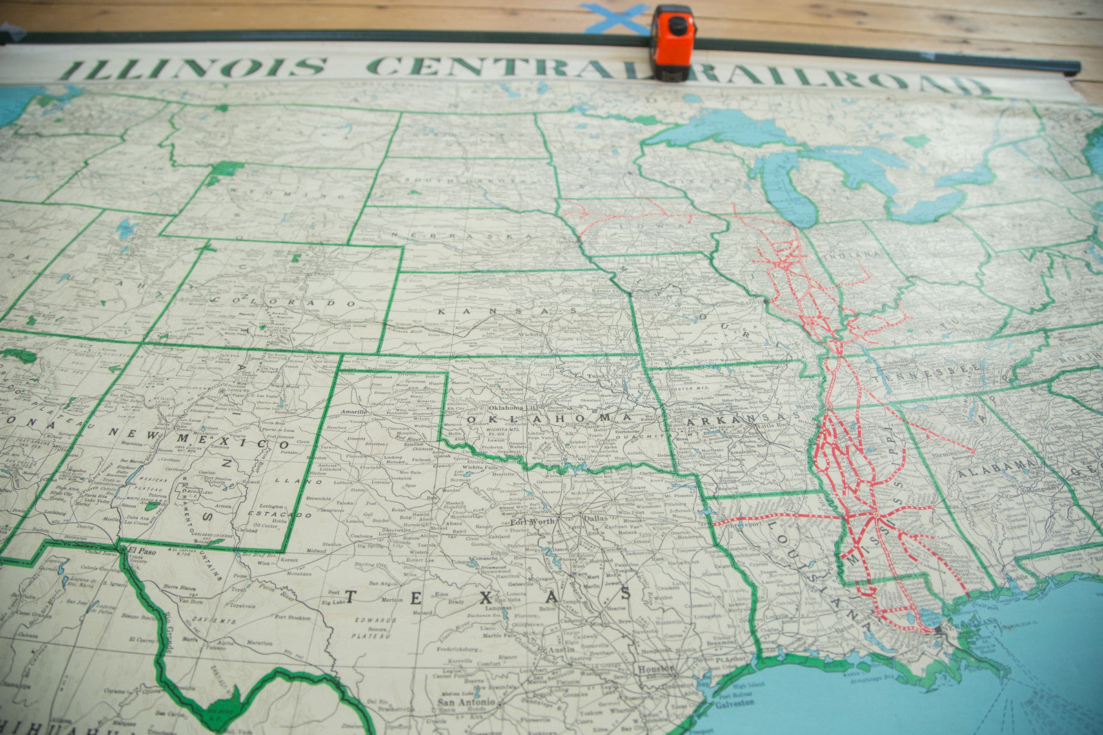 Vintage Illinois Central Railroad Pull Down Map // ONH Item 2478 Image 1