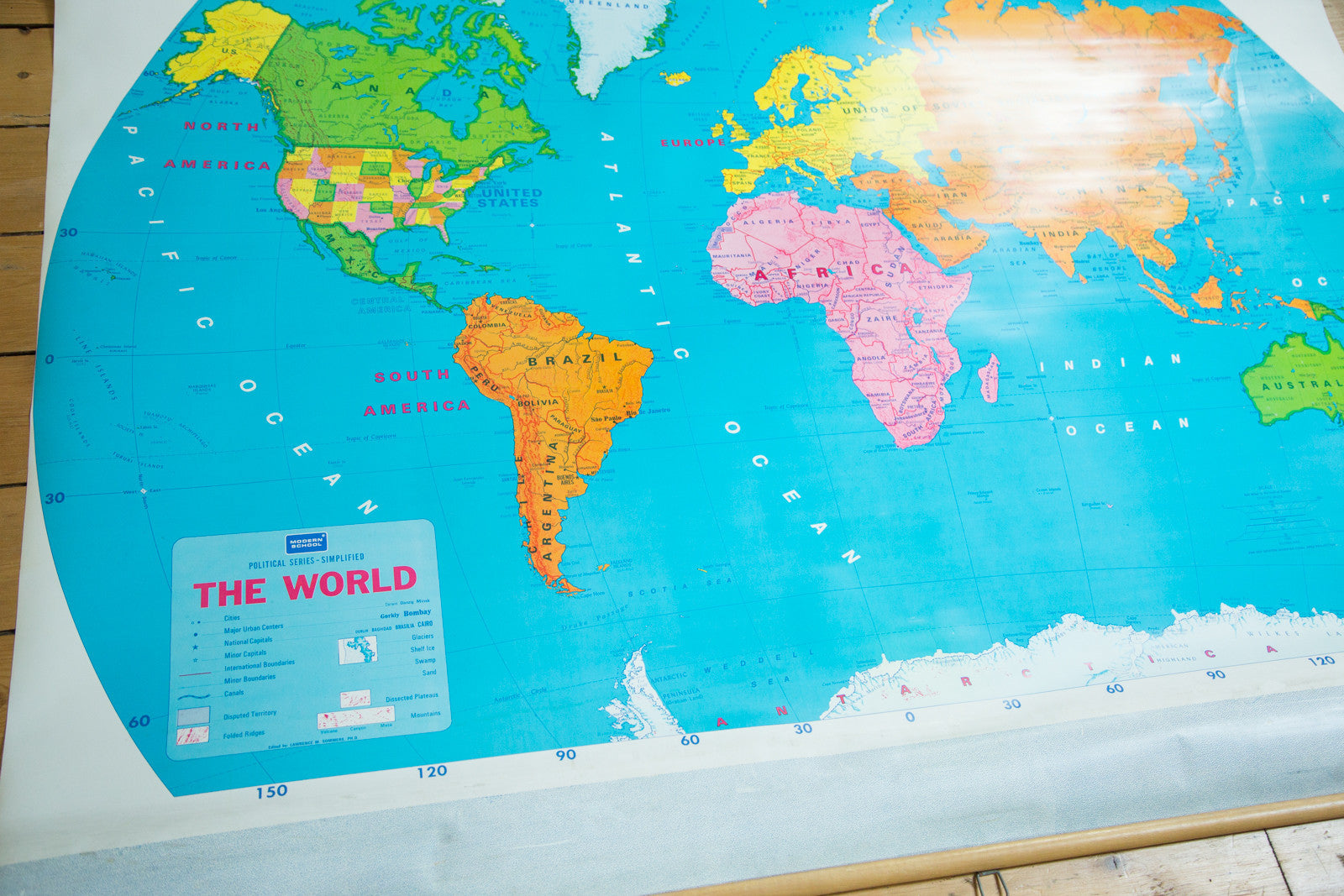 Vintage Modern School World Pull Down Map