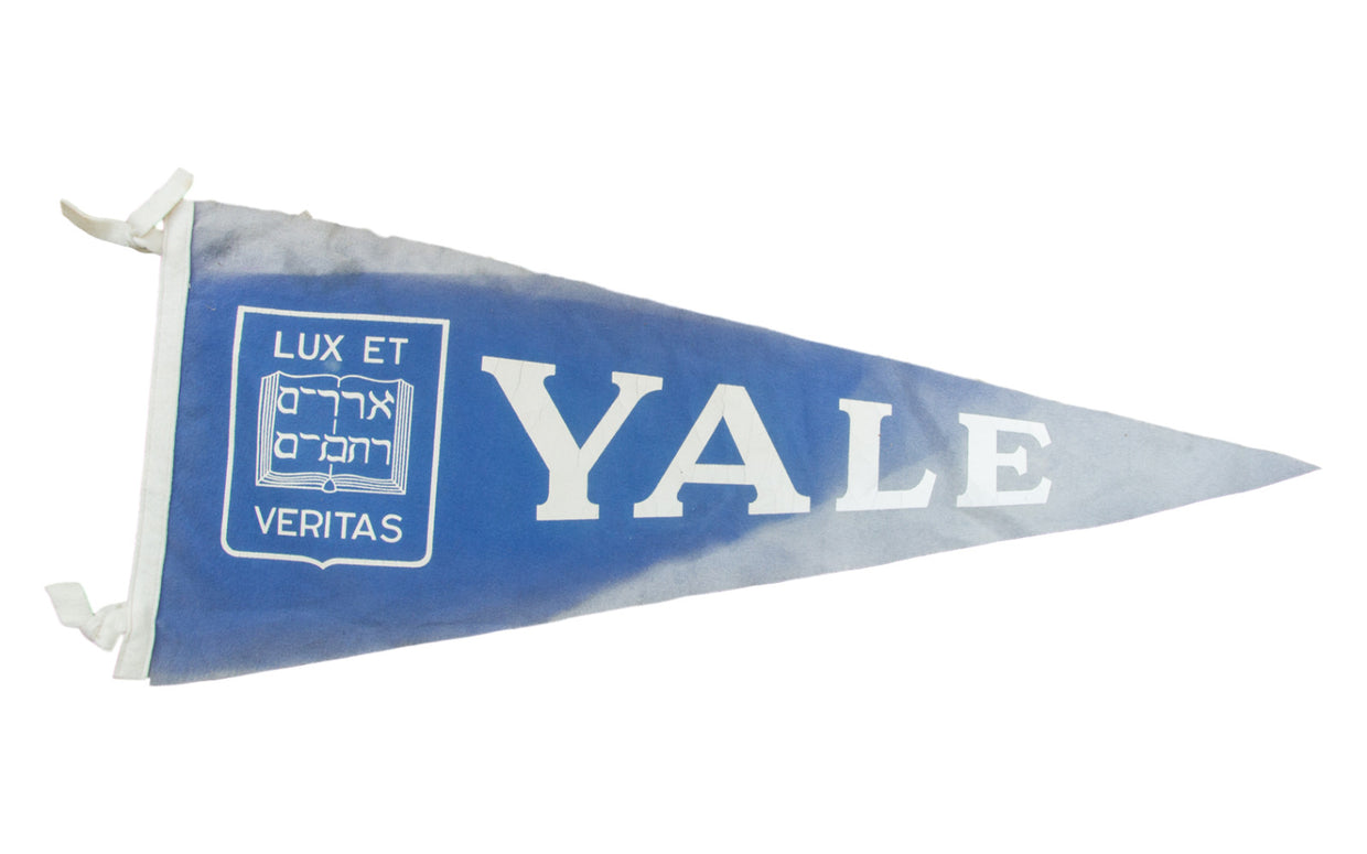 Vintage Yale Luxe Et Veritas Felt Flag Banner // ONH Item 2822