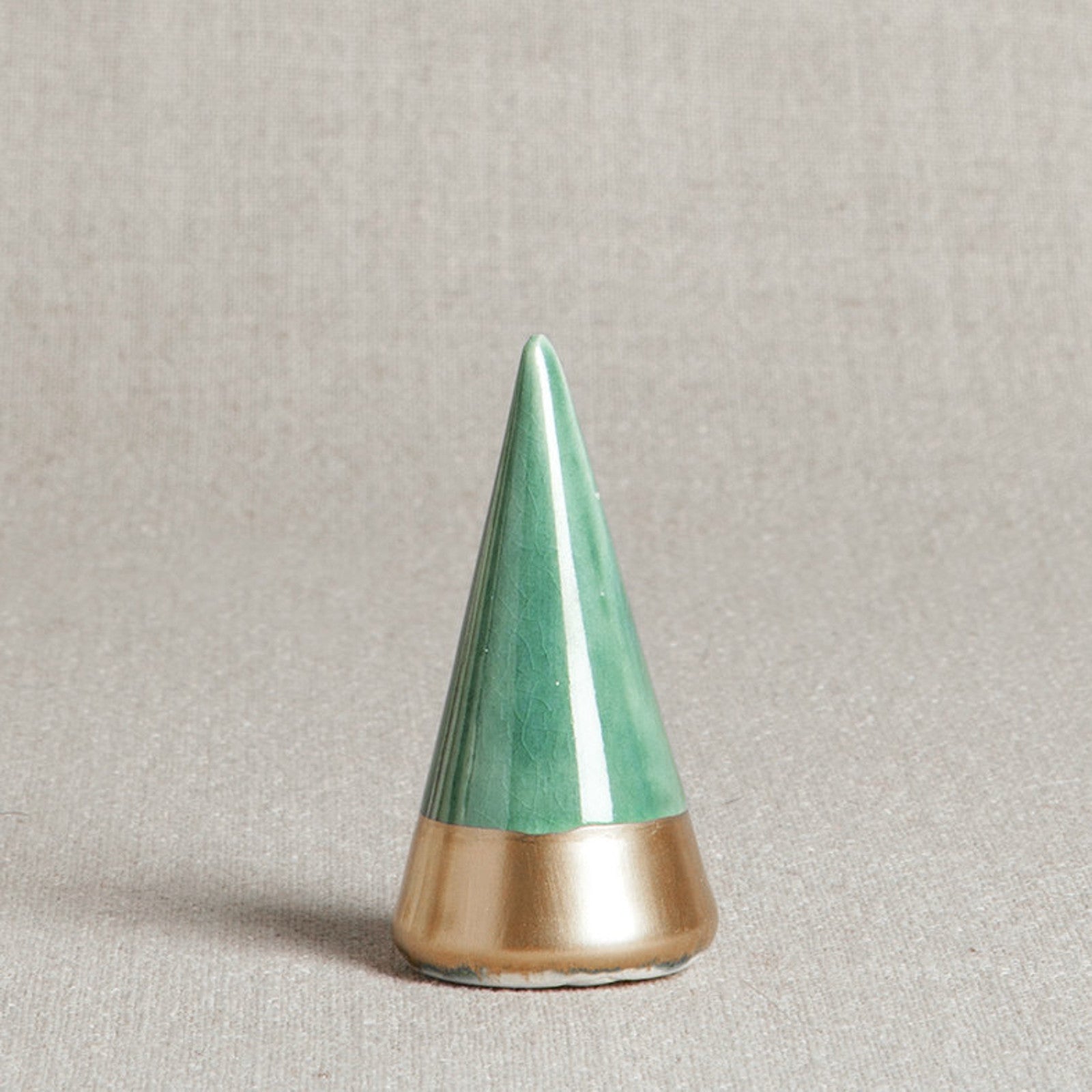 Emerald Ring Holder // ONH Item 2922 Image 1