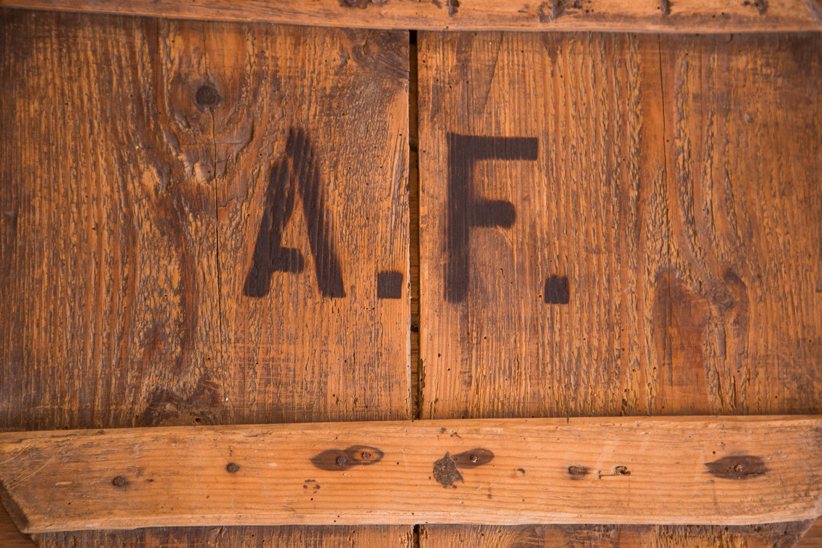 Vintage Wooden Pizza Serving Board // ONH Item 3148 Image 1