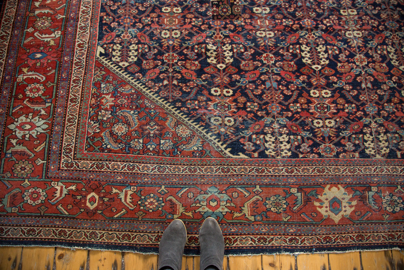Vintage Distressed Mahal Carpet