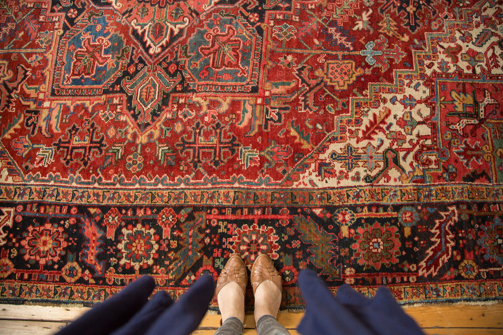 Vintage Heriz Carpet / Item 3765 image 2